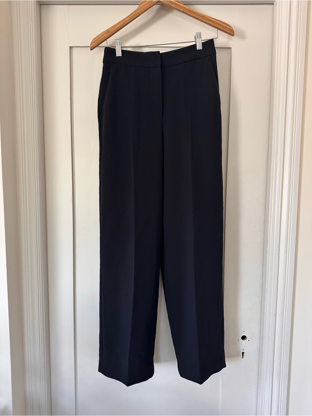 Aritzia limitless pant in black crepette size 4 short - Picture 10 of 13